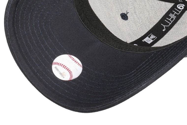 Holo-Sticker unter Schirm New Era Cap Holo-Sticker unter Schirm New Era Cap